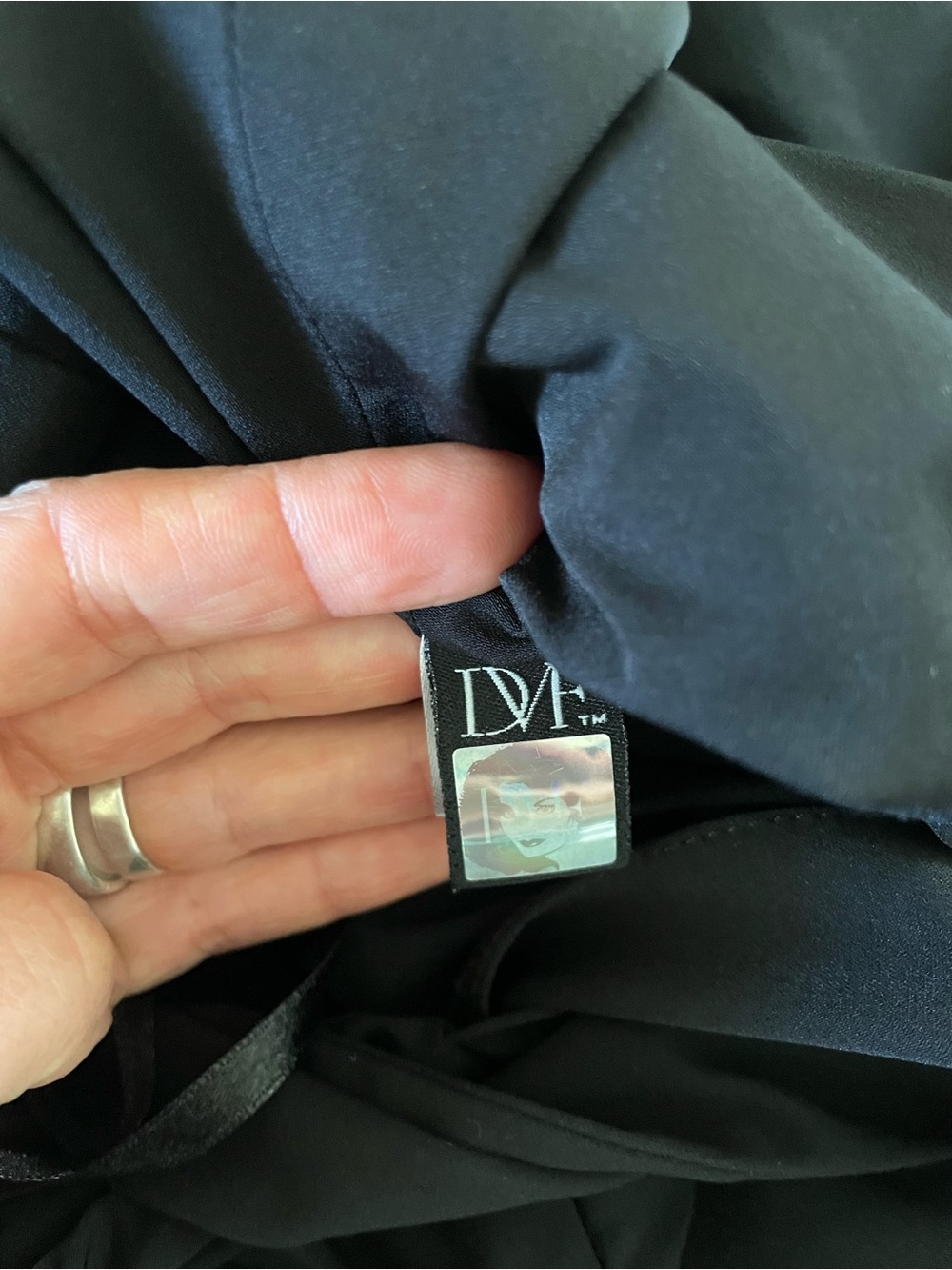 Diane von Furstenberg Black Nylon Short Sleeve Wrap Dress Size 6 - Picture 5 of 7